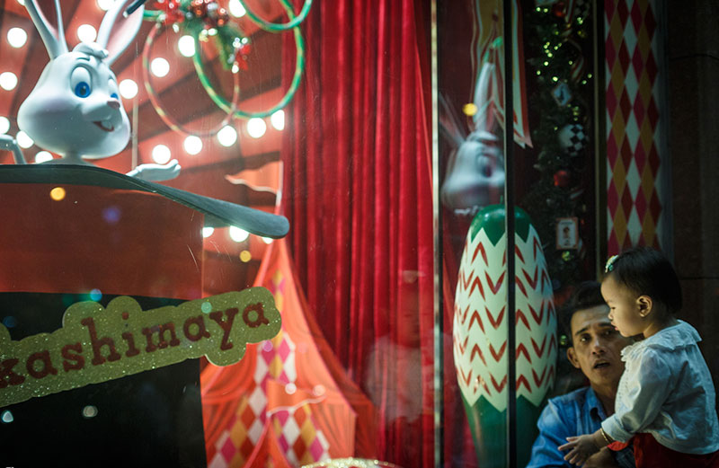 Sài Gòn trang hoàng rực rỡ trước lễ Giáng sinh